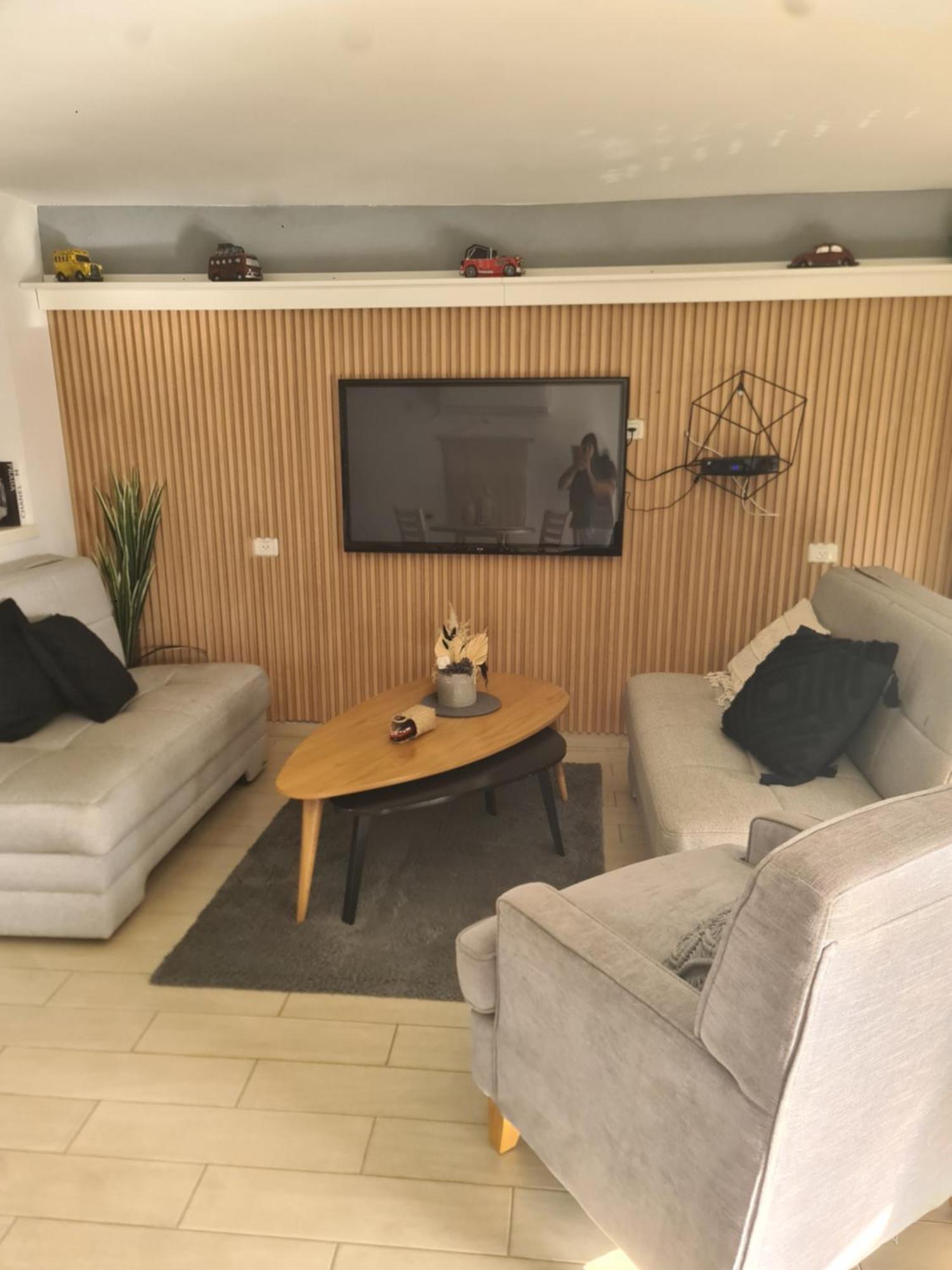 Ronit'S Place Apartment Qiryat Shemona Bilik gambar
