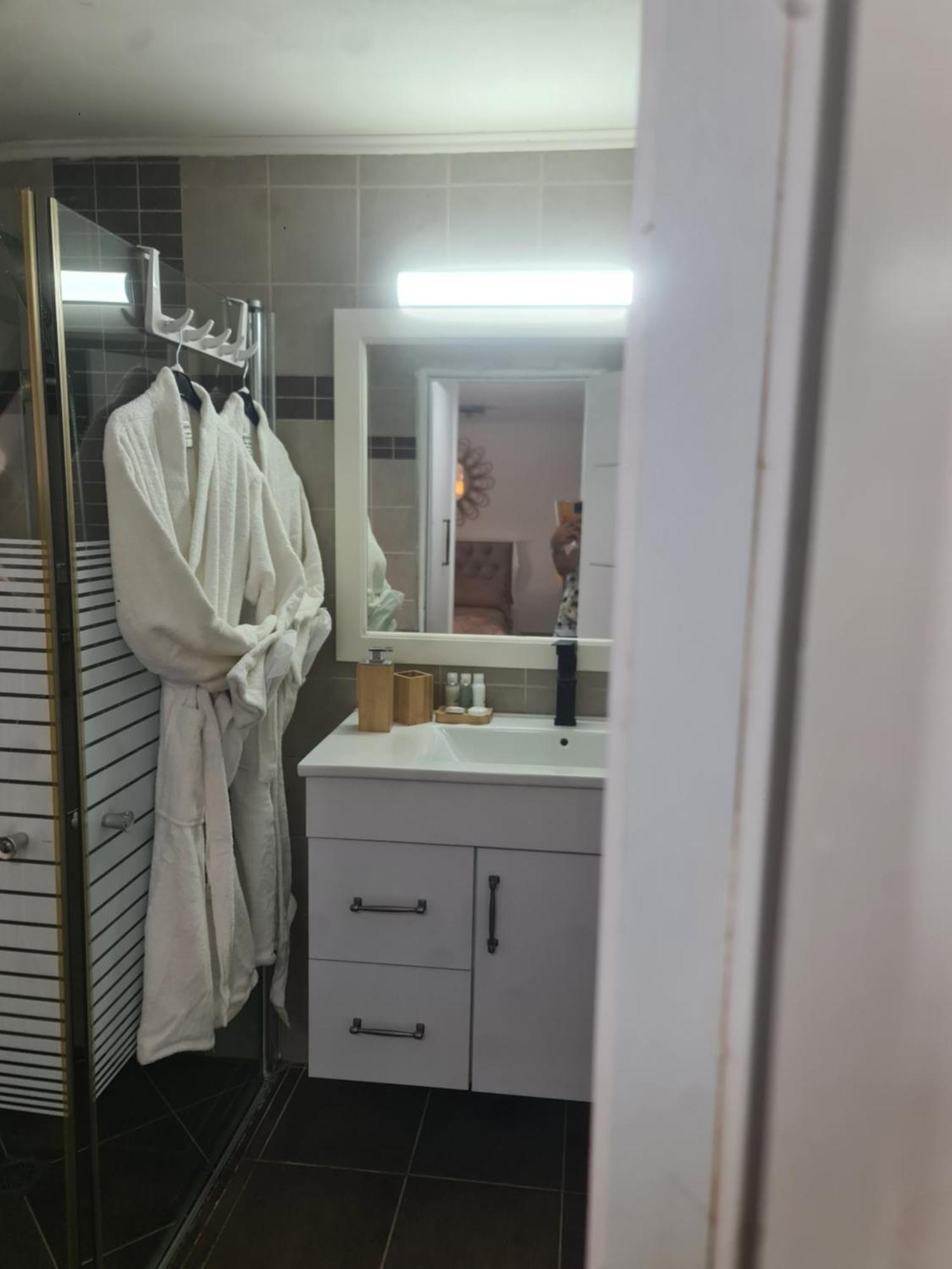 Ronit'S Place Apartment Qiryat Shemona Bilik gambar