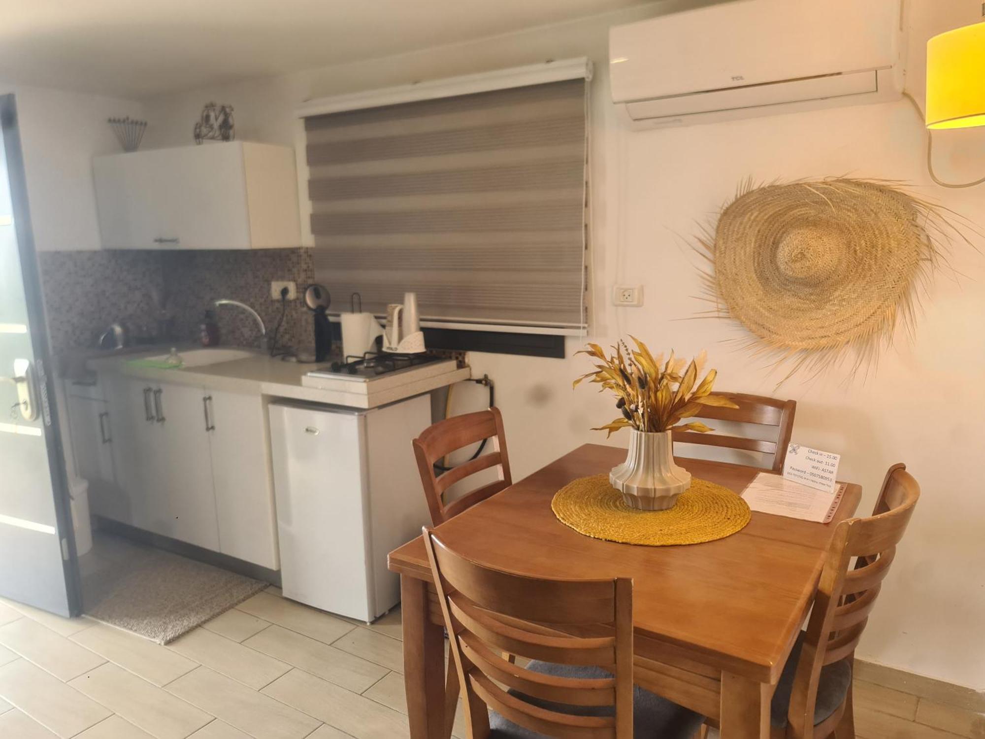 Ronit'S Place Apartment Qiryat Shemona Bilik gambar